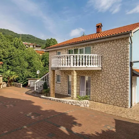 Nice Apartment In Matulji With Kitchen *