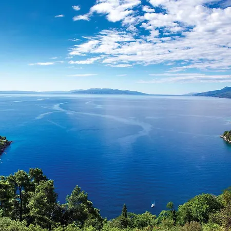 Nice Apartment In Matulji With Kitchen *