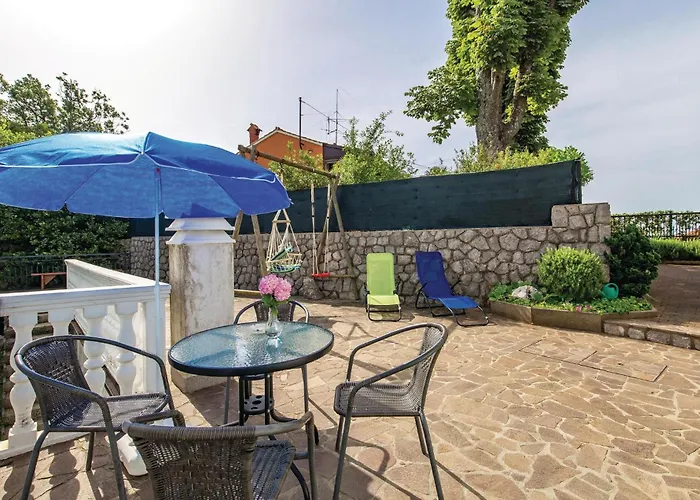 Appartamento In With Kitchen *